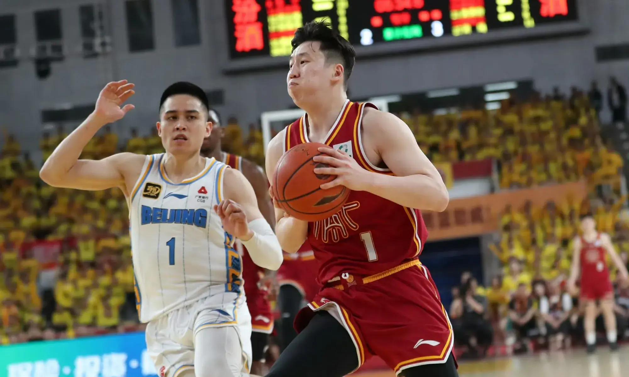 清晨英超传出新动向，山东男篮伤情更新，管理层表态——震撼外界，赛季目标并未改变