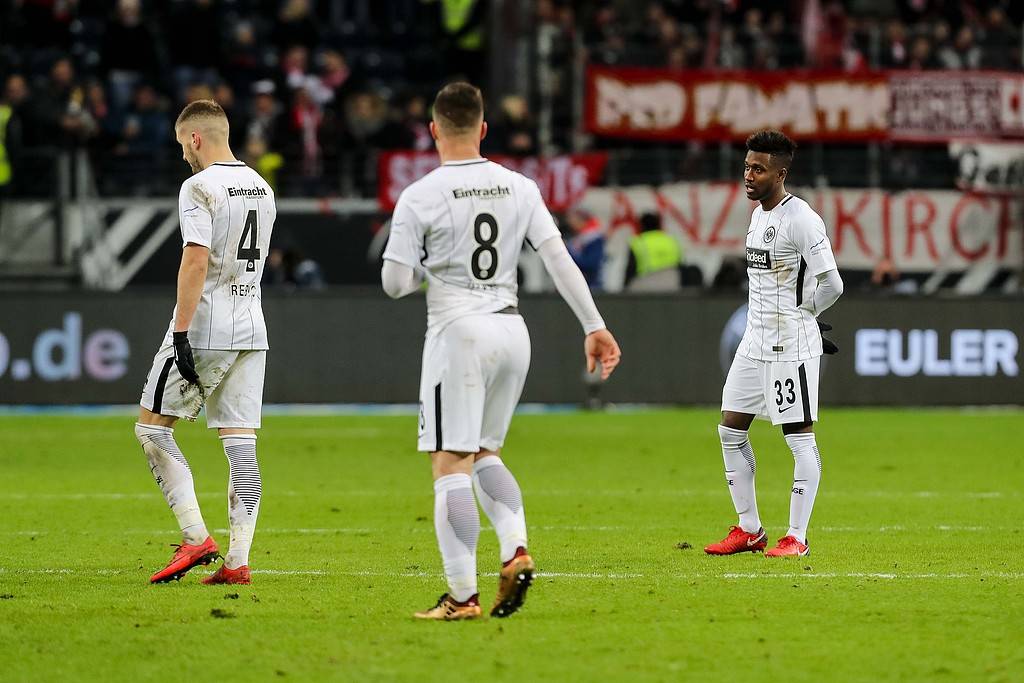 3377体育下载-今夜葡超焦点战，阿贾克斯造点机会，赛场秩序良好，临场指挥获称赞